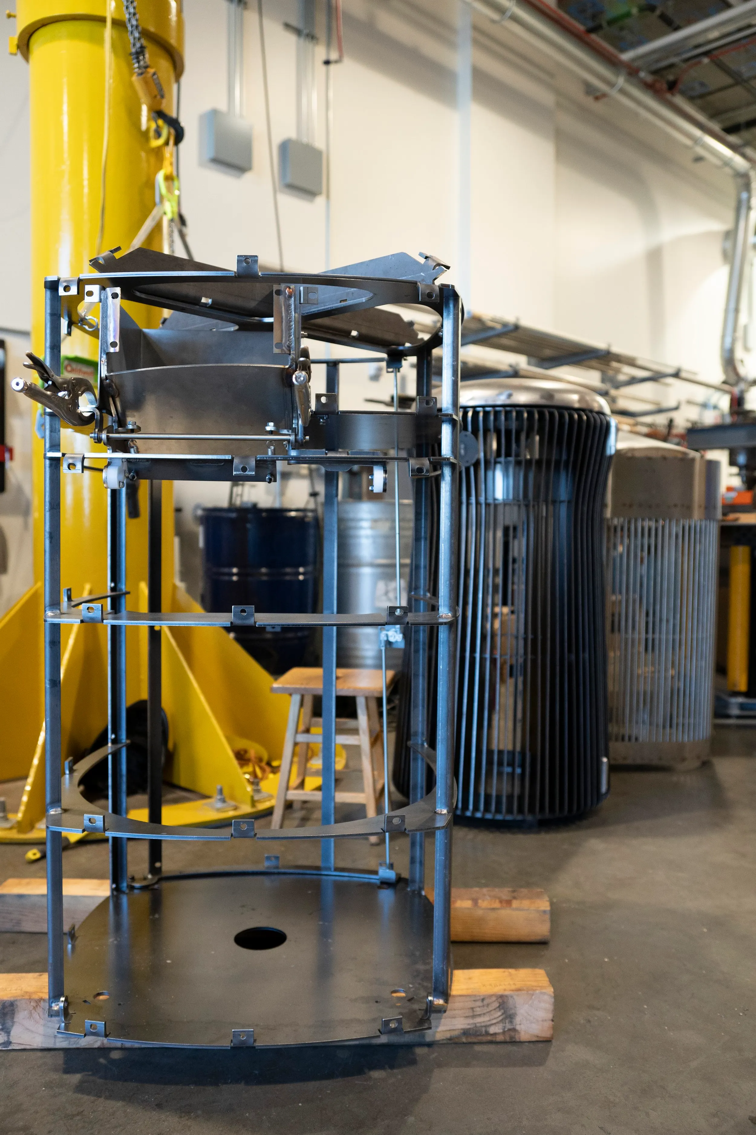 City trash cans — figure 3